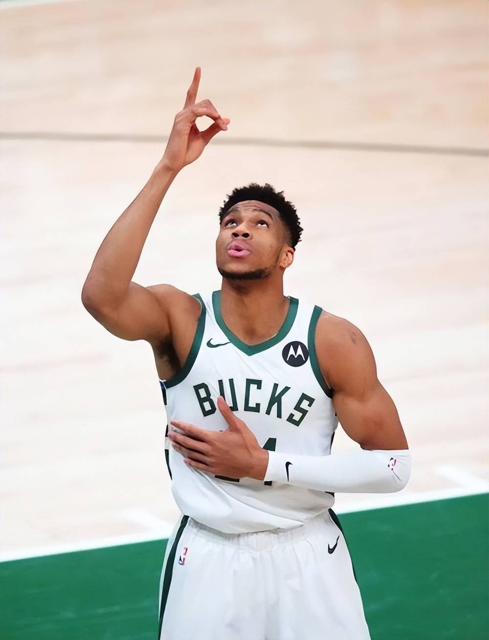 双双失准！阿夫迪亚15中5，格兰特19中6&正负值-32（两人齐陷低迷：阿夫迪亚15投5中，格兰特19投6中且正负-32）