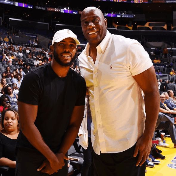 高诗岩跟克里斯连着两场视觉冲击力非常炸裂的配合，看着太爽了（高诗岩与克里斯连续两场上演炸裂连线，爽度拉满）